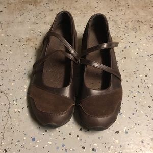 Skechers flats